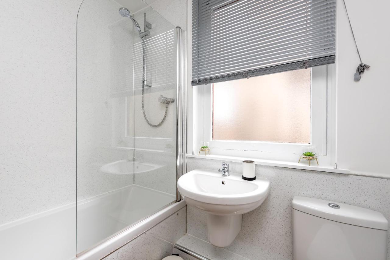 Cosy 1 Bedroom In The West End 에든버러 외부 사진